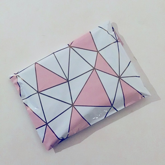 πΈπ Pretty in Pink Notebook + Pen Set - Picture 3 of 4